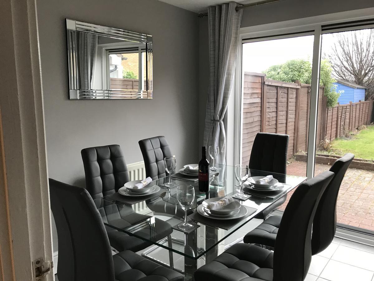 Delight Marvel - Orchard House Villa Swindon Bagian luar foto