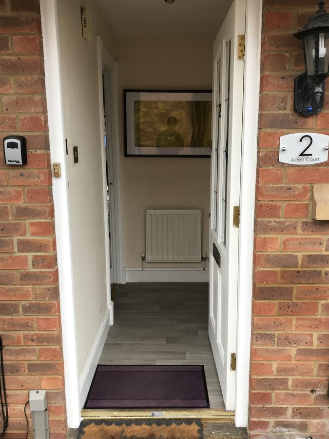Delight Marvel - Orchard House Villa Swindon Bagian luar foto